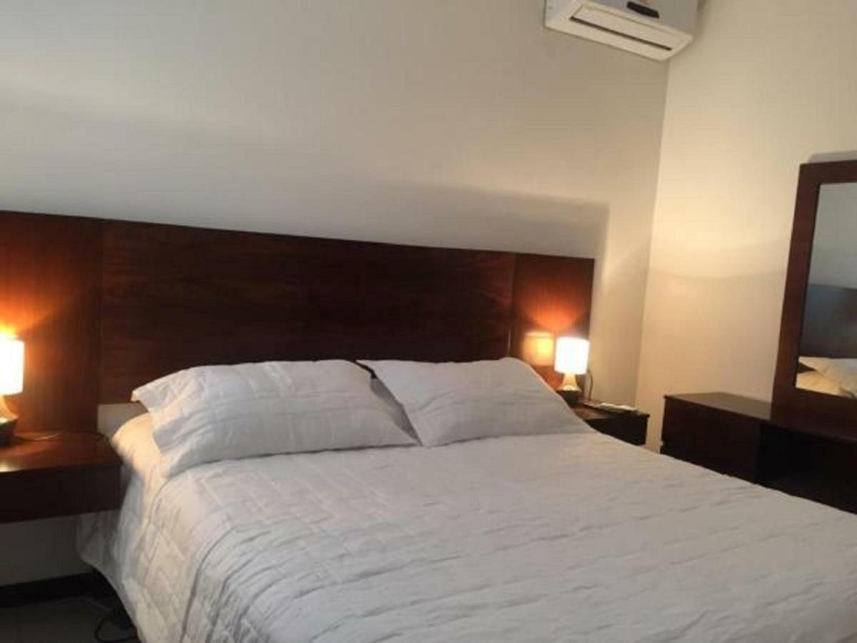 Hermoso Y Unico Apartamento Moderno, En Pleno Centro De Santa Cruz, Con Netflix Wi-Fi De 60 Mb, Estacionamiento Gratis Y Ac En Todos Los Ambientes Santa Cruz de La Sierra Extérieur photo