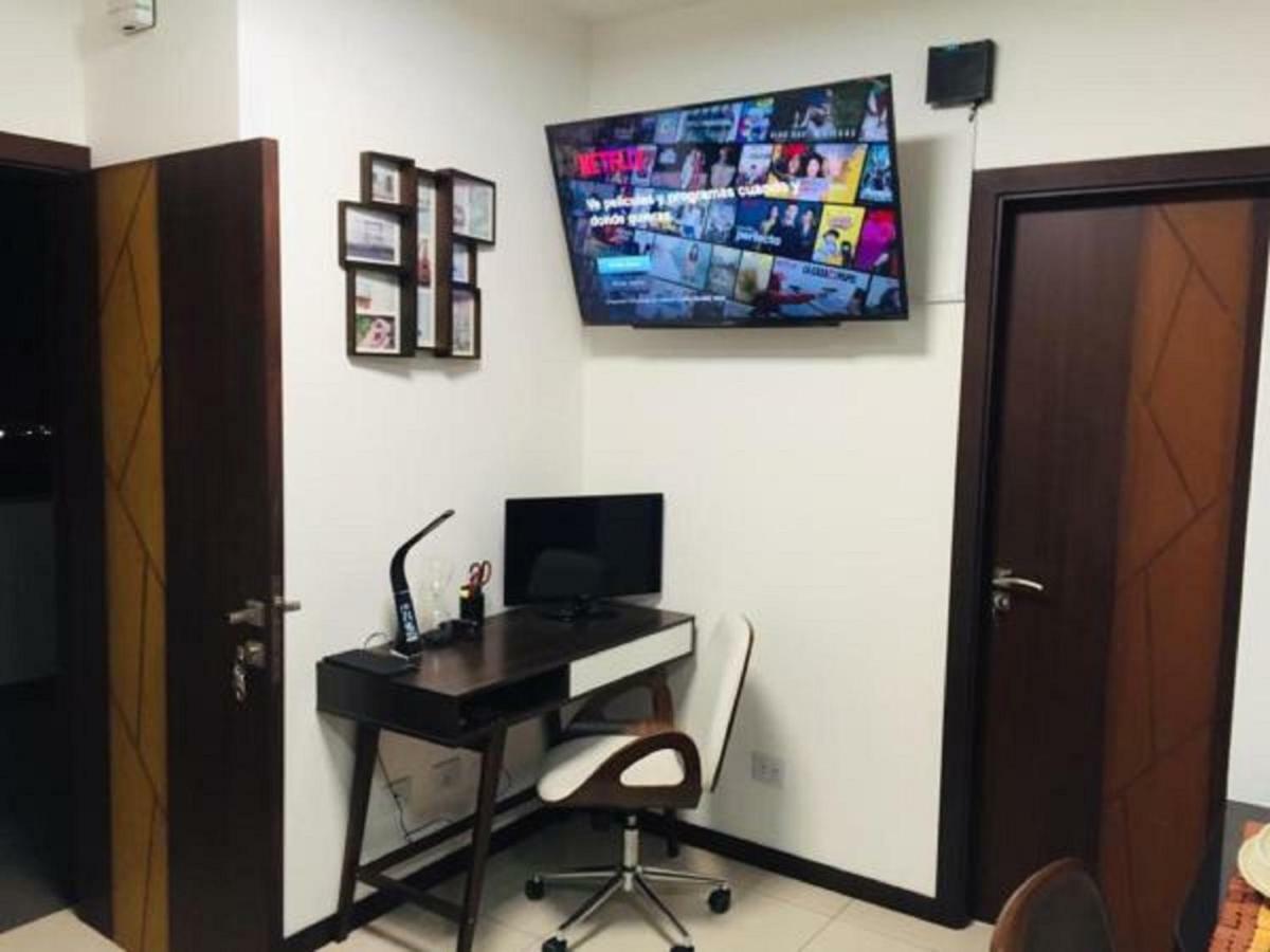 Hermoso Y Unico Apartamento Moderno, En Pleno Centro De Santa Cruz, Con Netflix Wi-Fi De 60 Mb, Estacionamiento Gratis Y Ac En Todos Los Ambientes Santa Cruz de La Sierra Extérieur photo