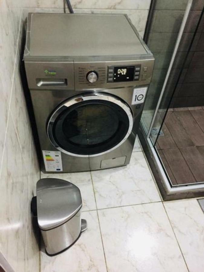 Hermoso Y Unico Apartamento Moderno, En Pleno Centro De Santa Cruz, Con Netflix Wi-Fi De 60 Mb, Estacionamiento Gratis Y Ac En Todos Los Ambientes Santa Cruz de La Sierra Extérieur photo