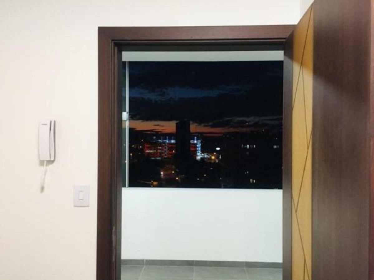 Hermoso Y Unico Apartamento Moderno, En Pleno Centro De Santa Cruz, Con Netflix Wi-Fi De 60 Mb, Estacionamiento Gratis Y Ac En Todos Los Ambientes Santa Cruz de La Sierra Extérieur photo